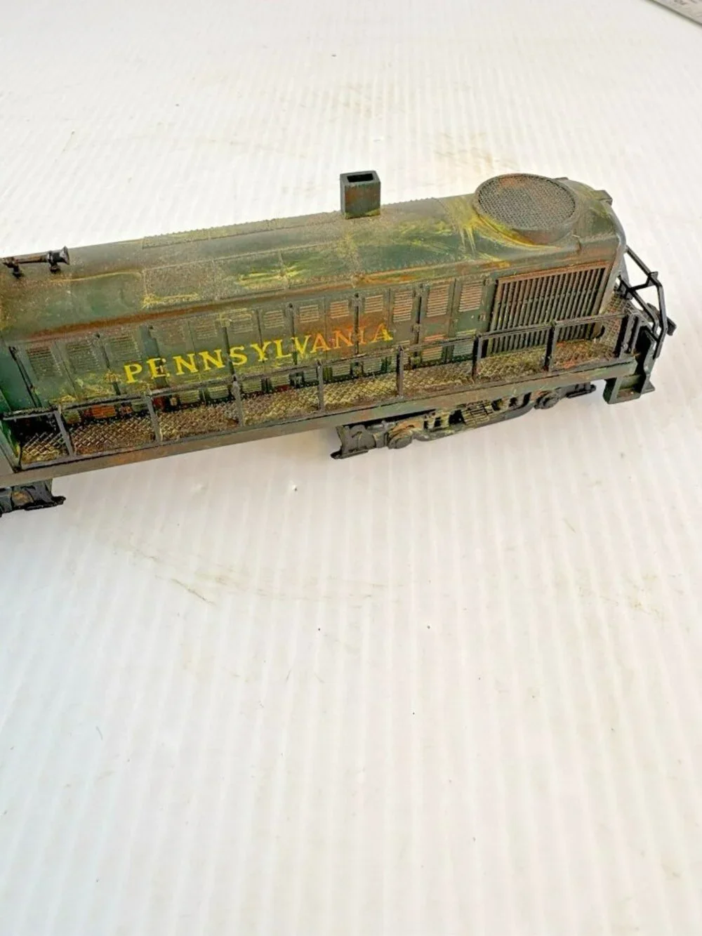 HO Scale Athearn PRR Pennsylvania 6500 Diesel Locomotive Runs no Light
